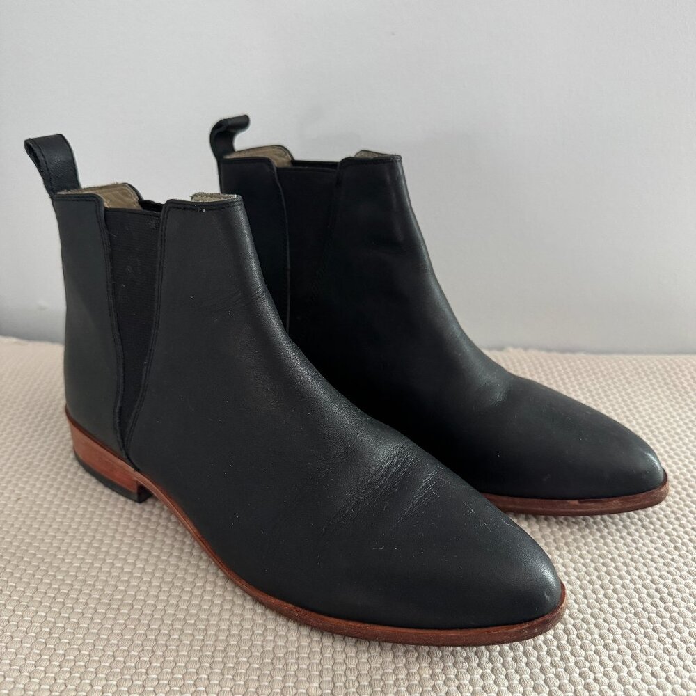 Black Nisolo Chelsea Boot. Size 9